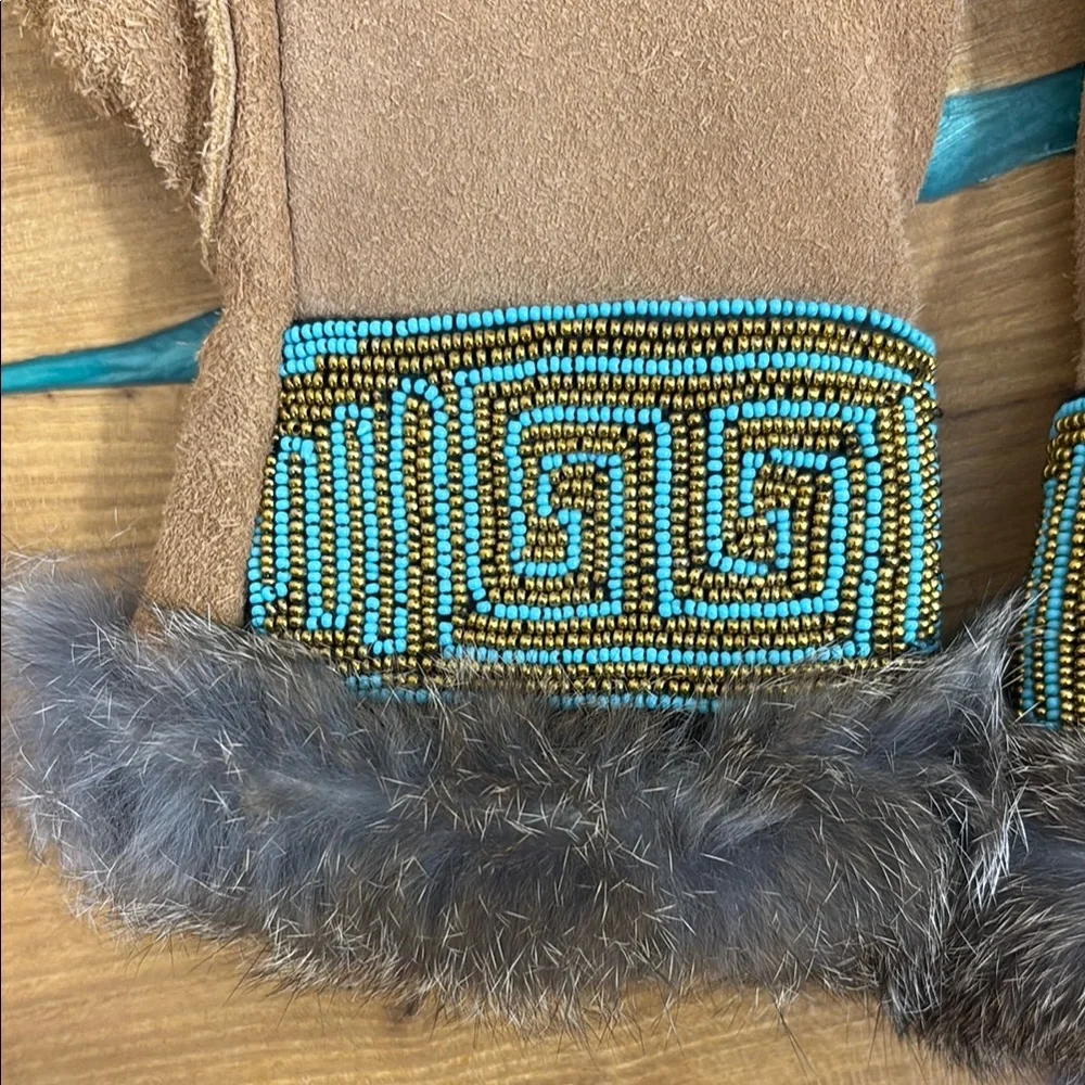 Filson astis suede mittens with turquoise gold beading